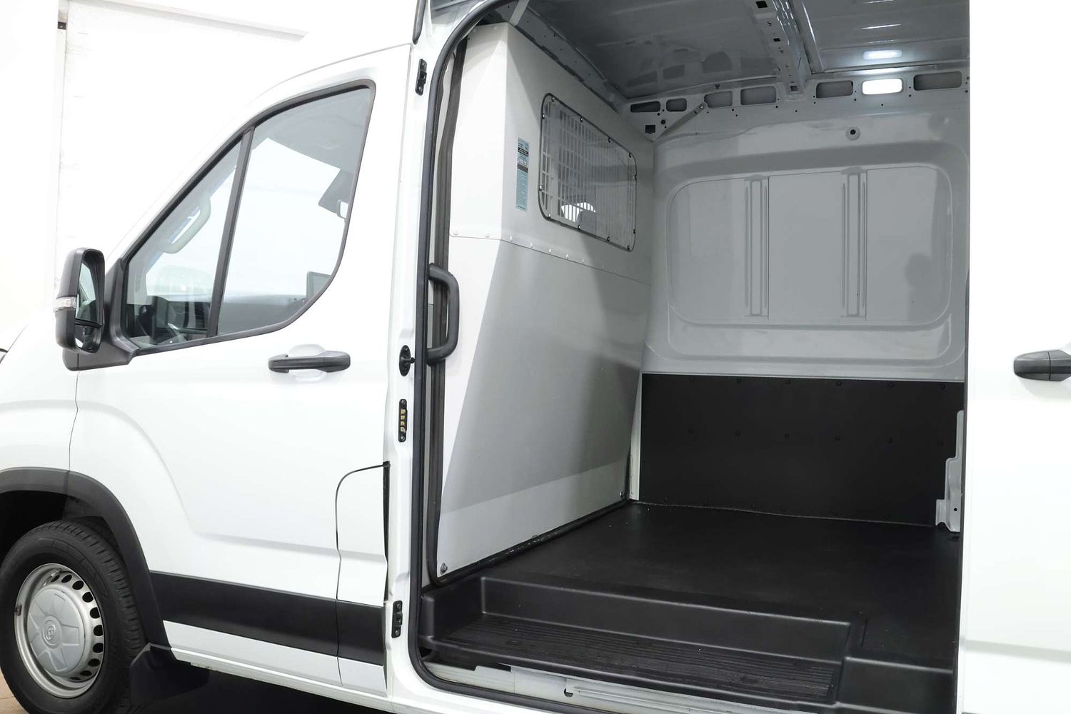 2022 Ldv Deliver 9 MWB Mid Roof