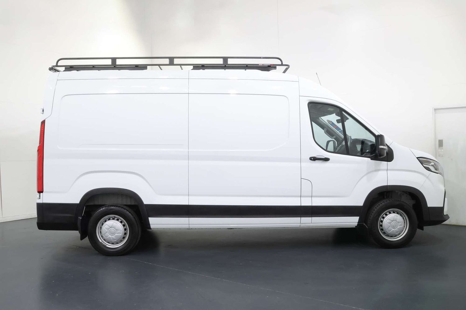 2022 Ldv Deliver 9 MWB Mid Roof