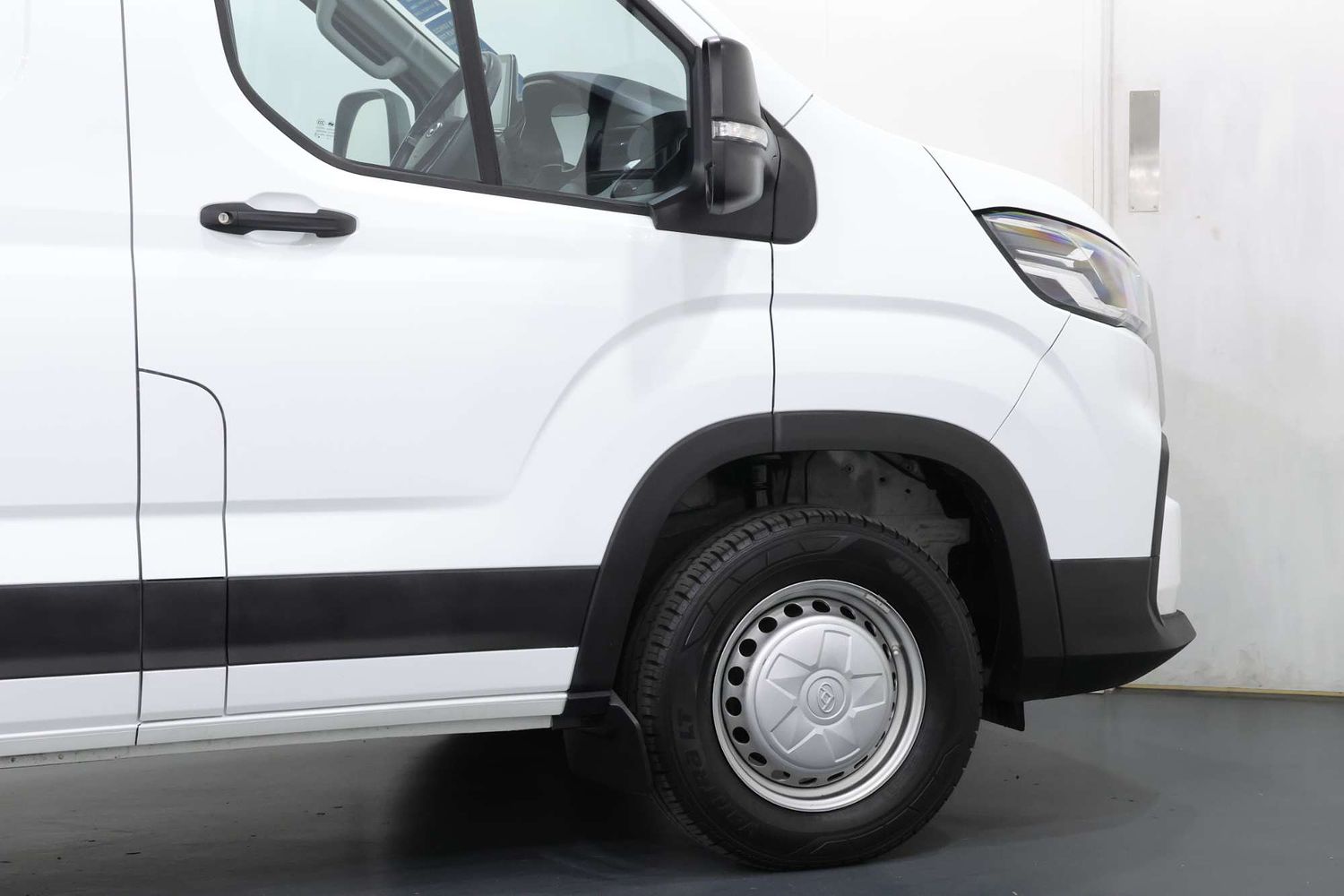 2022 Ldv Deliver 9 MWB Mid Roof