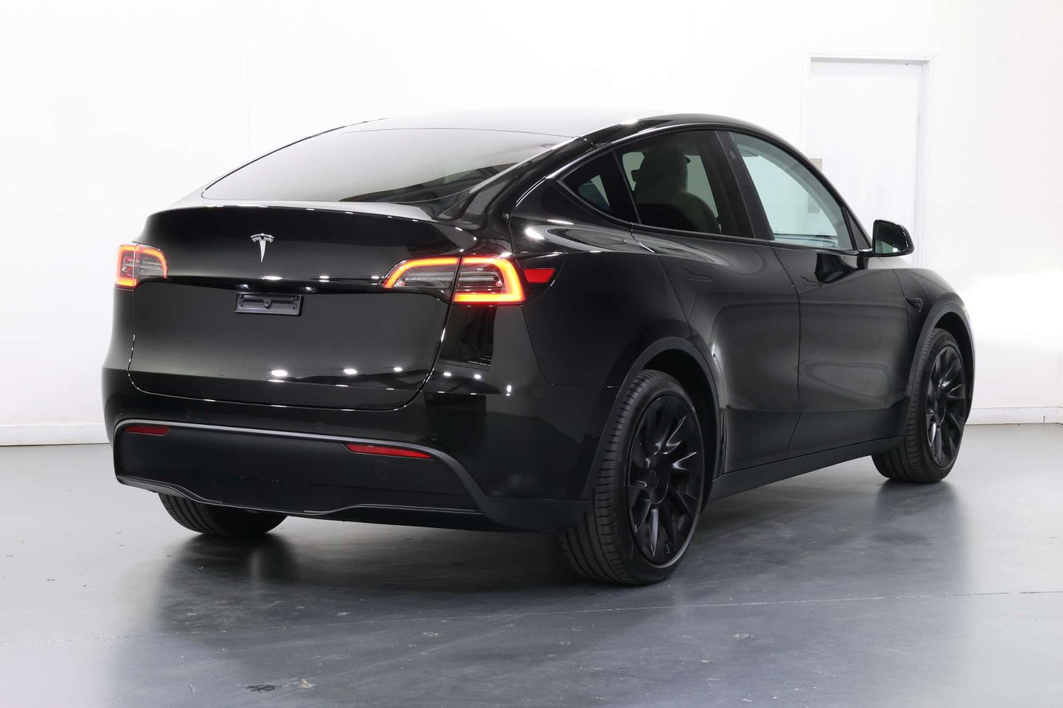 2022 Tesla Model Y Rear-Wheel Drive