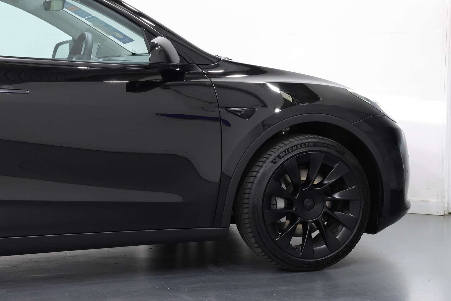 2022 Tesla Model Y Rear-Wheel Drive