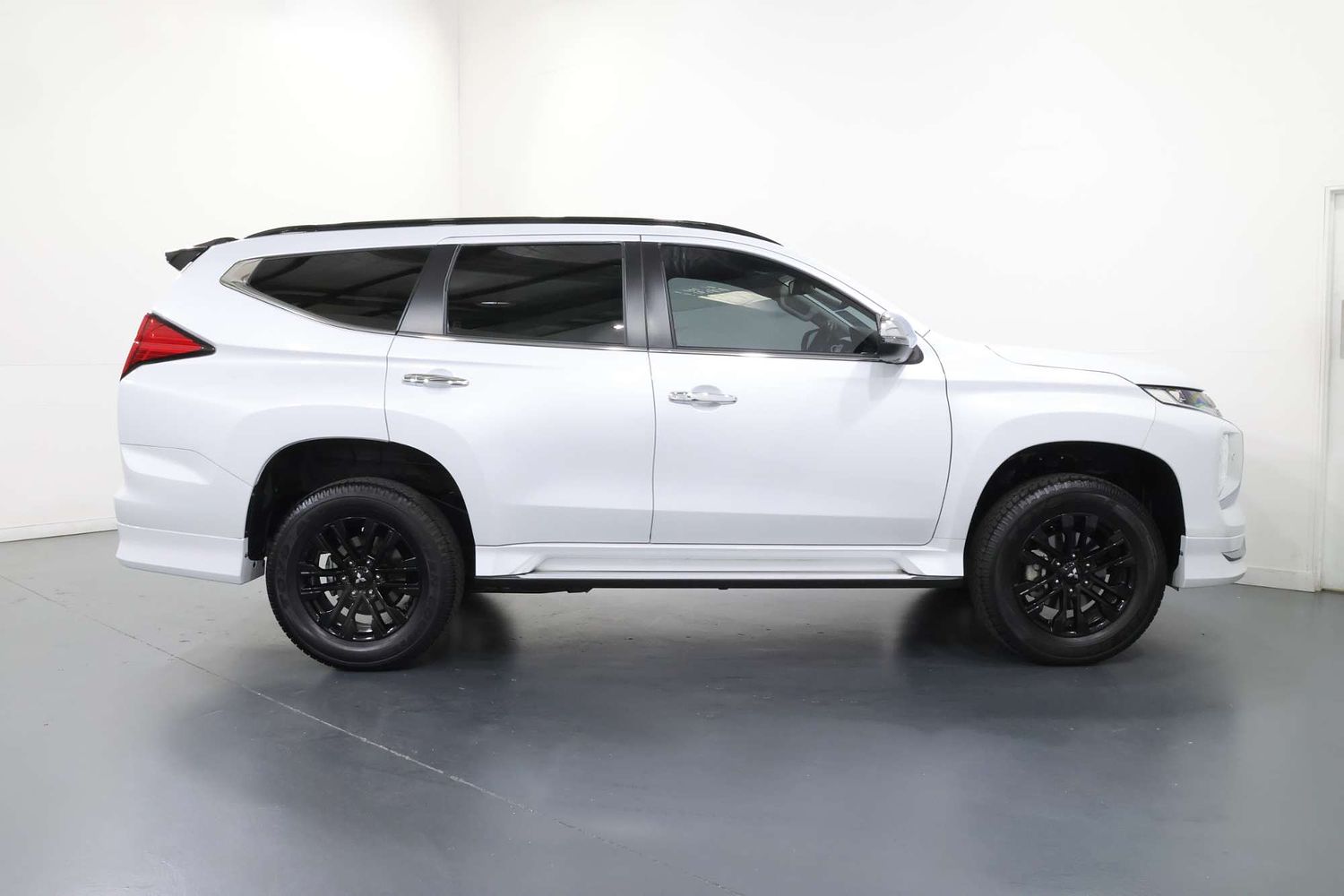 2023 Mitsubishi Pajero Sport GSR