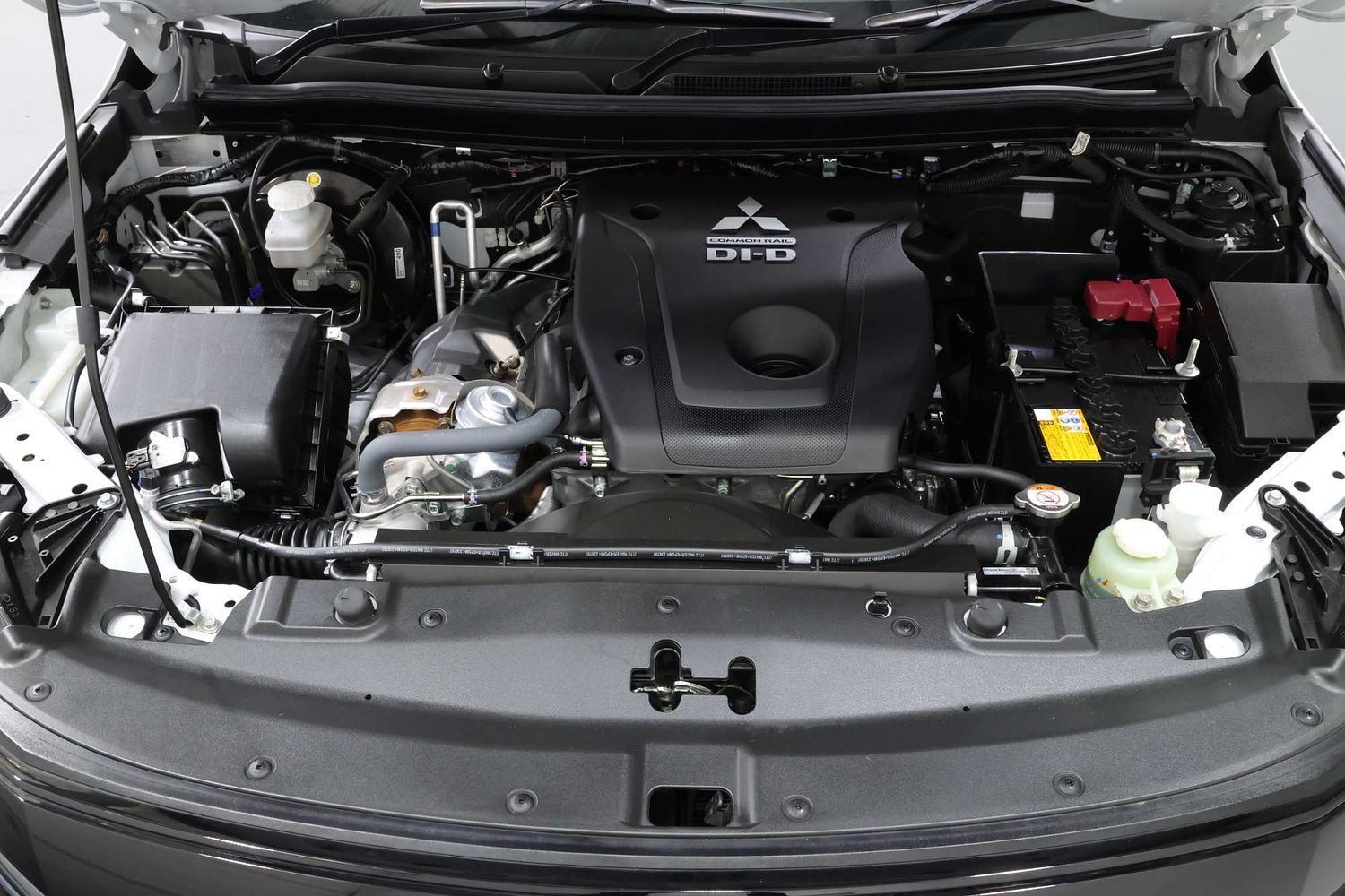 2023 Mitsubishi Pajero Sport GSR