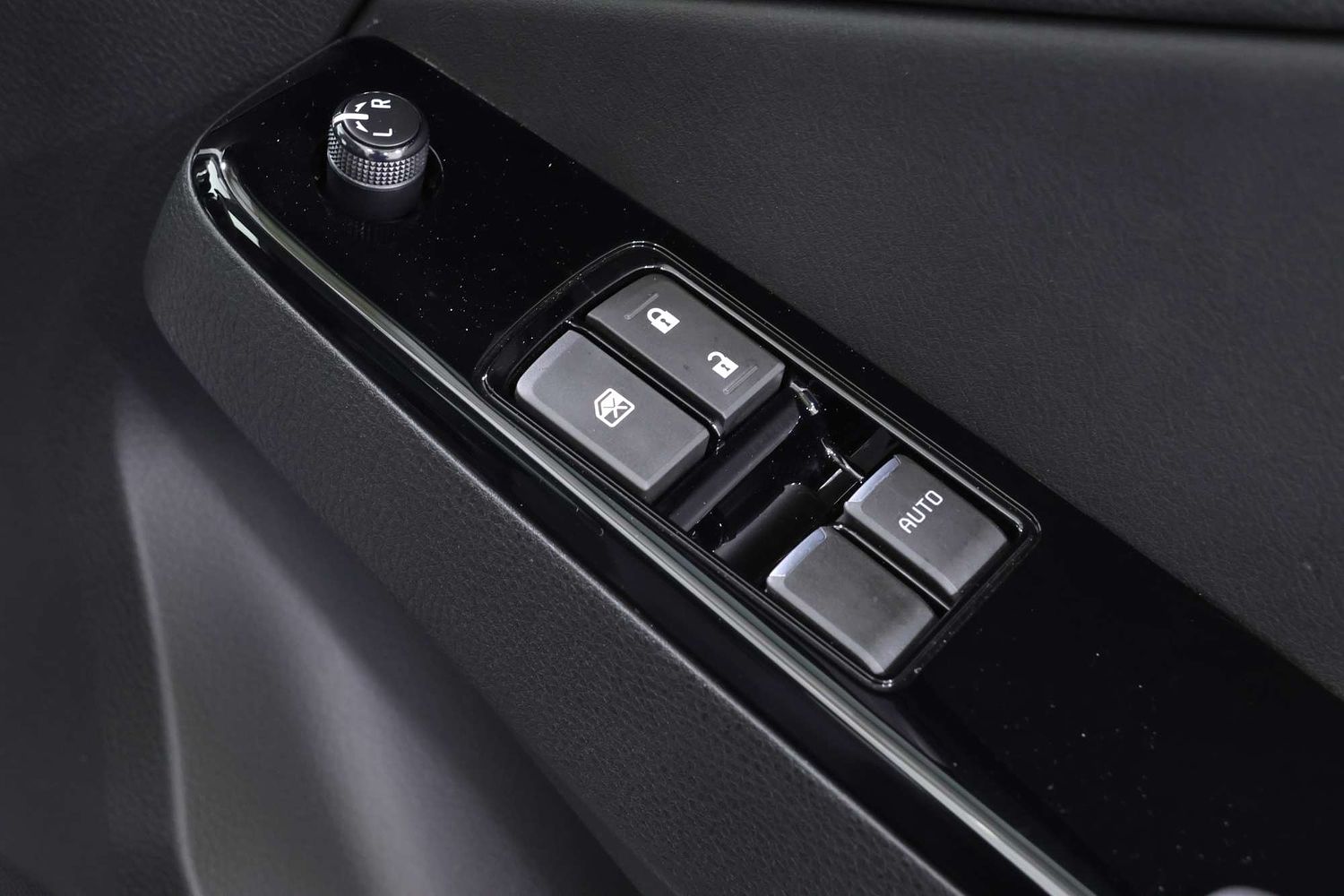 2025 Mazda Bt-50 Refrigerated -20c` XT