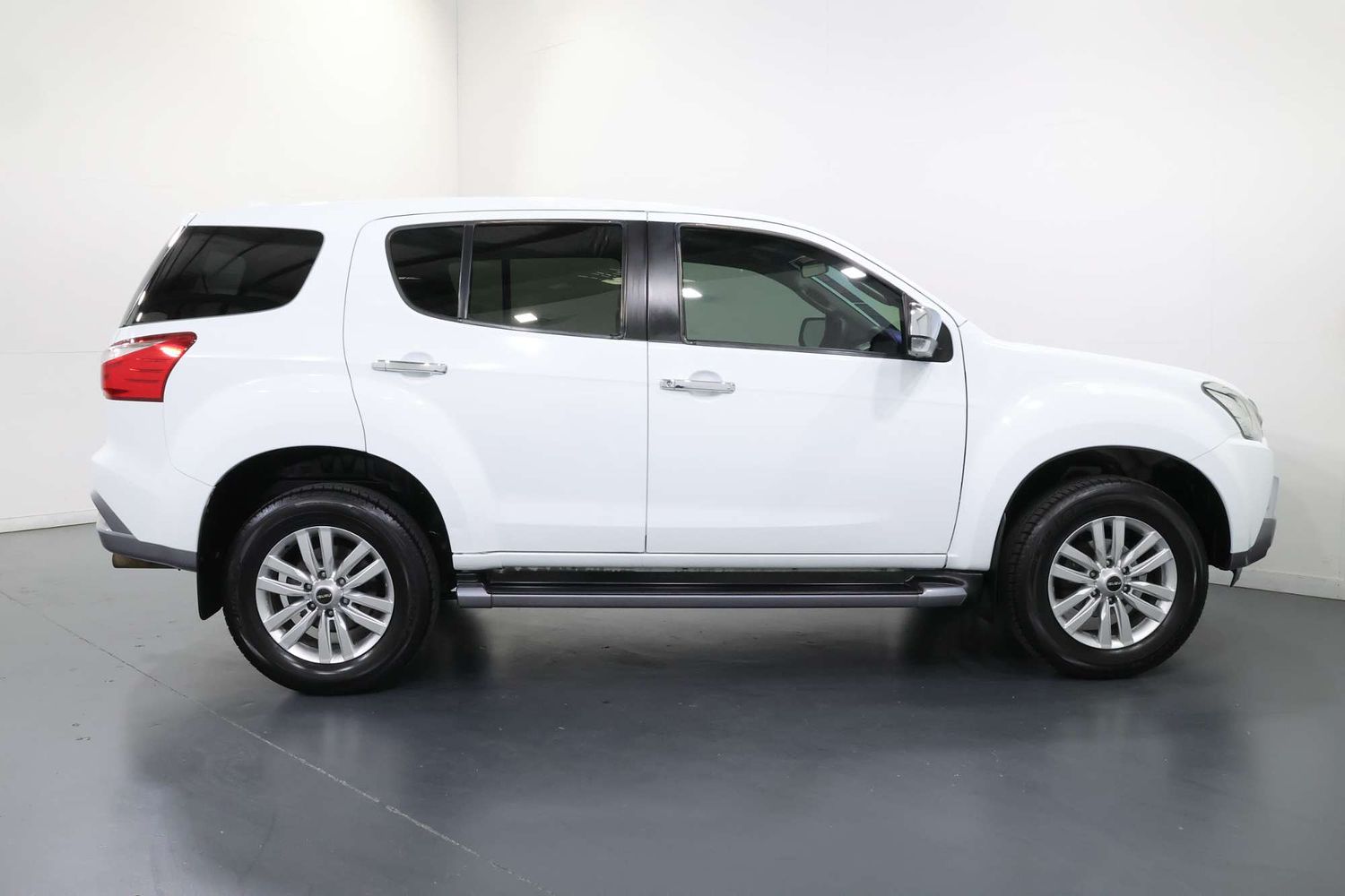 2017 Isuzu Mu-x LS-U 4x2