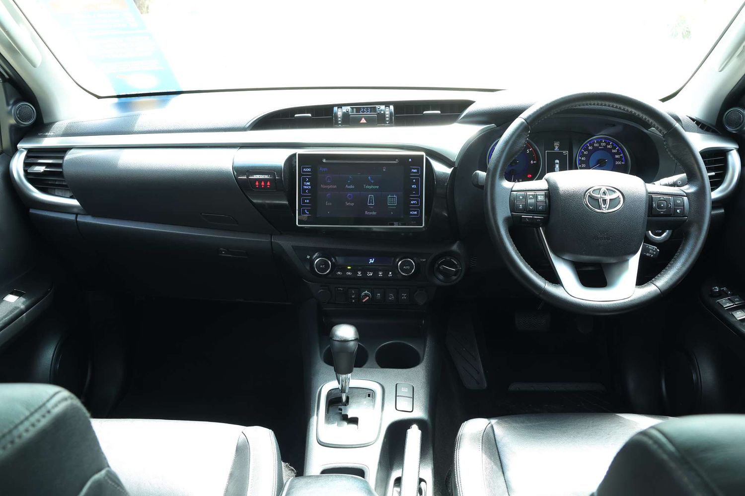 2017 Toyota Hilux SR5