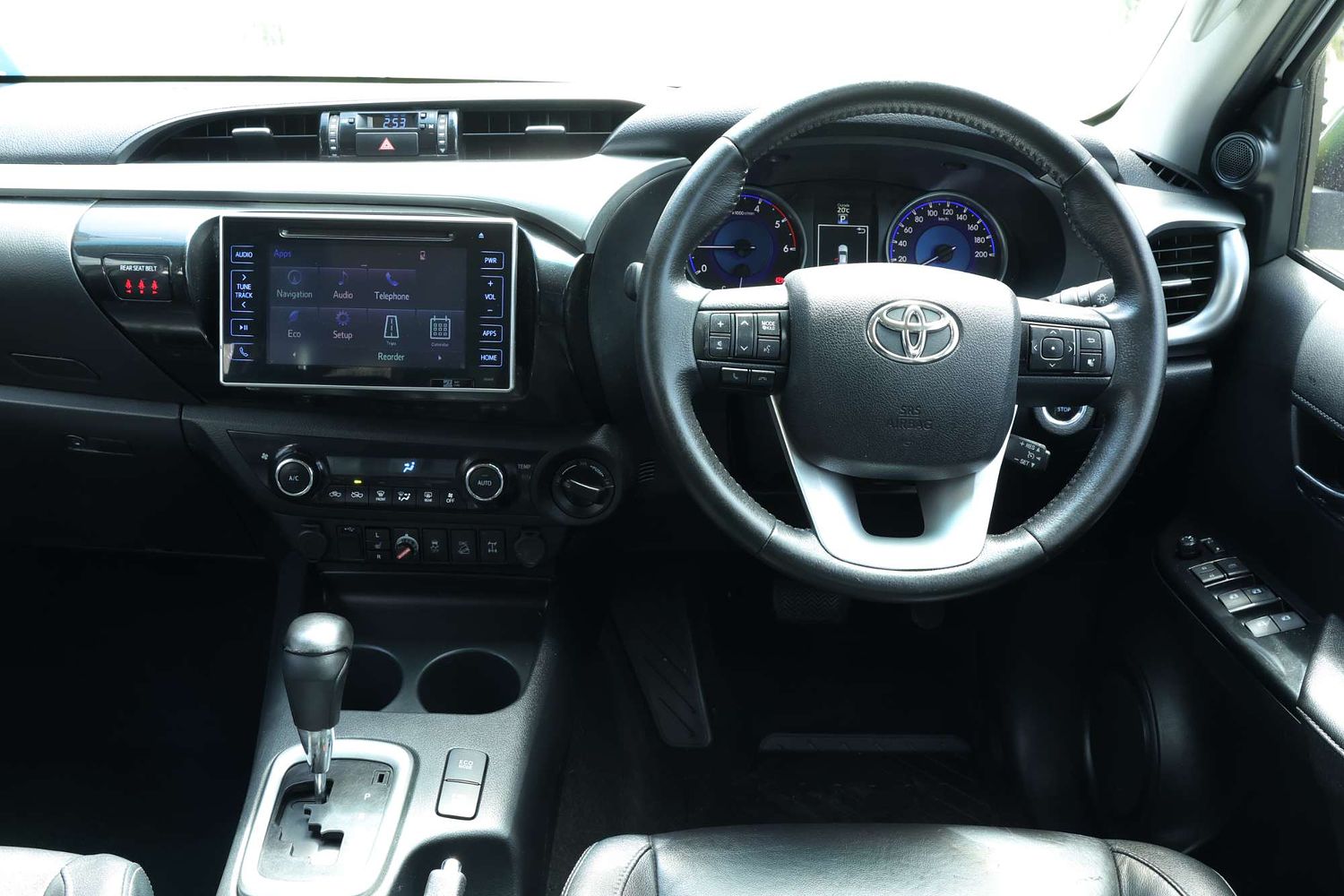 2017 Toyota Hilux SR5