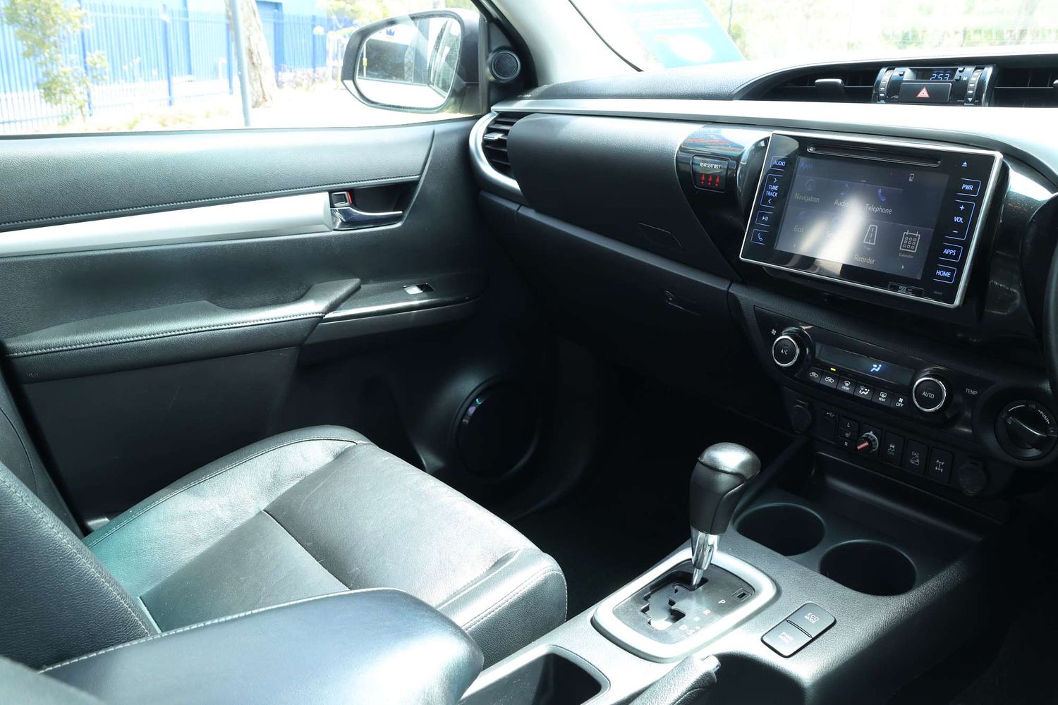 2017 Toyota Hilux SR5