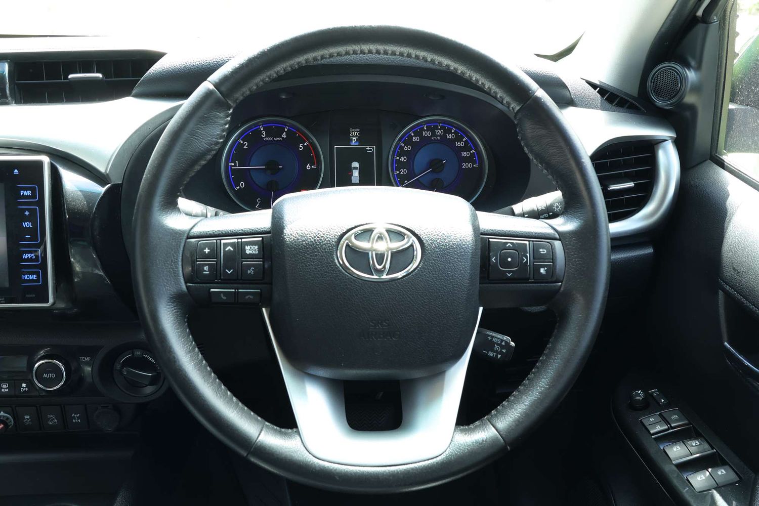 2017 Toyota Hilux SR5