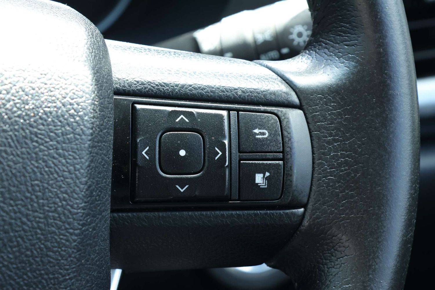 2017 Toyota Hilux SR5