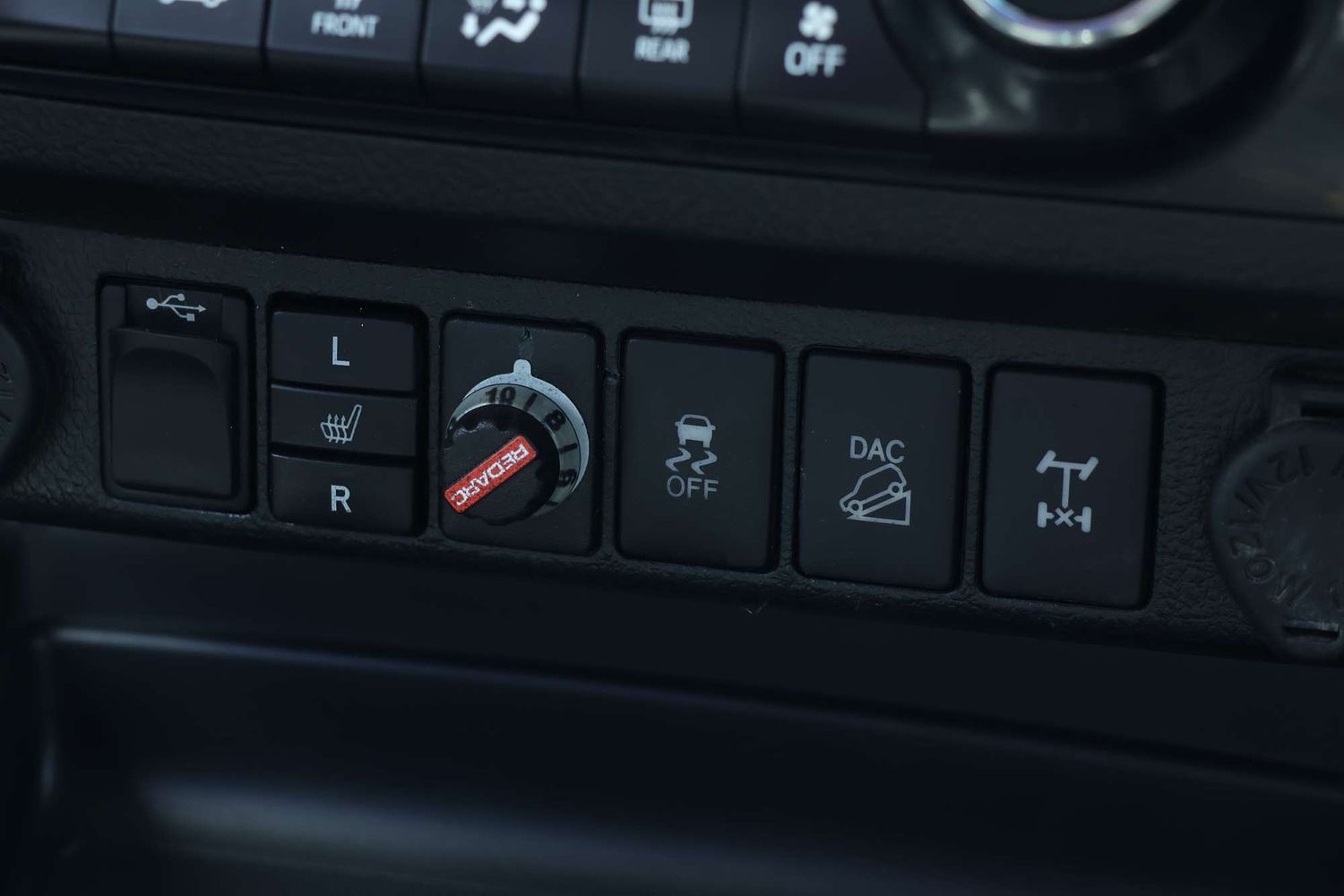 2017 Toyota Hilux SR5