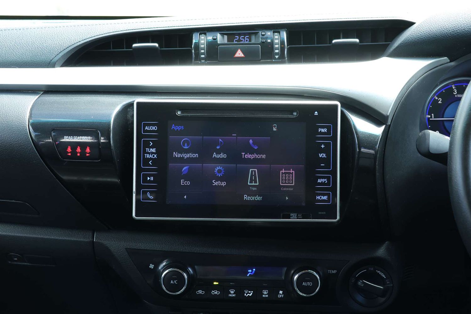 2017 Toyota Hilux SR5