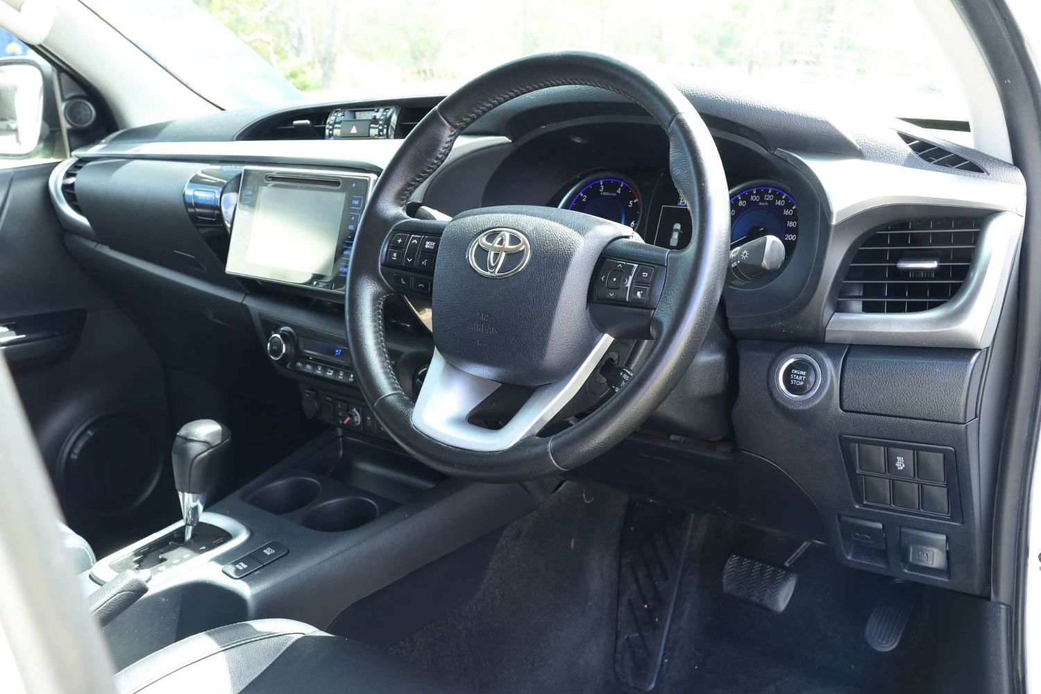 2017 Toyota Hilux SR5