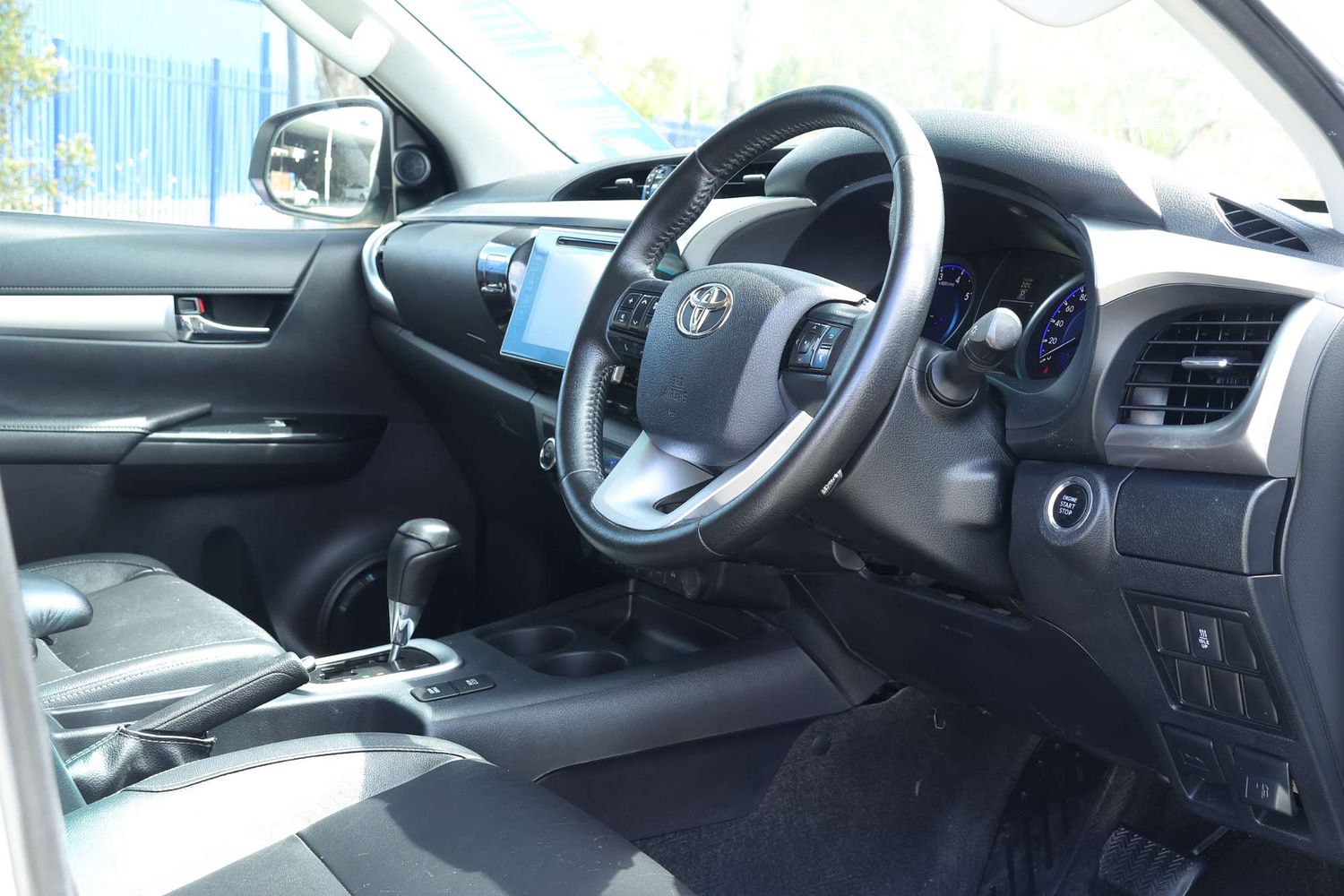 2017 Toyota Hilux SR5