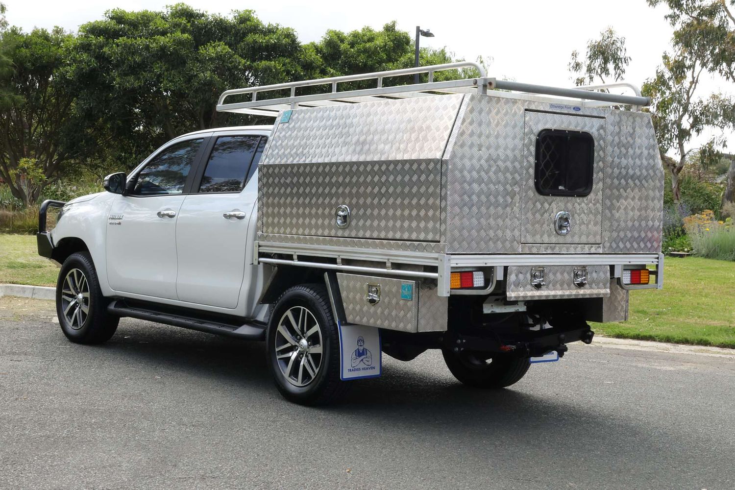 2017 Toyota Hilux SR5