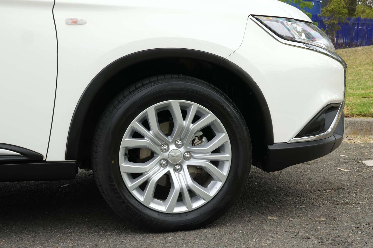 2021 Mitsubishi Outlander ES