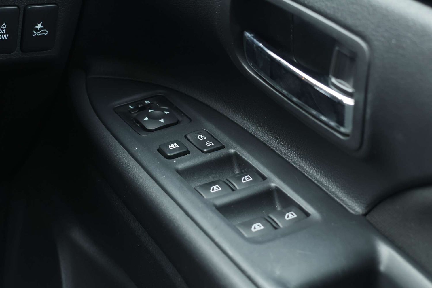 2021 Mitsubishi Outlander ES