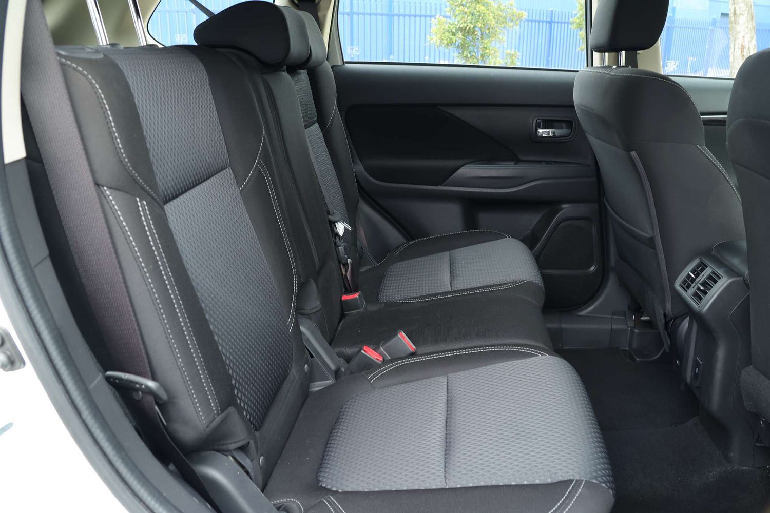 2021 Mitsubishi Outlander ES