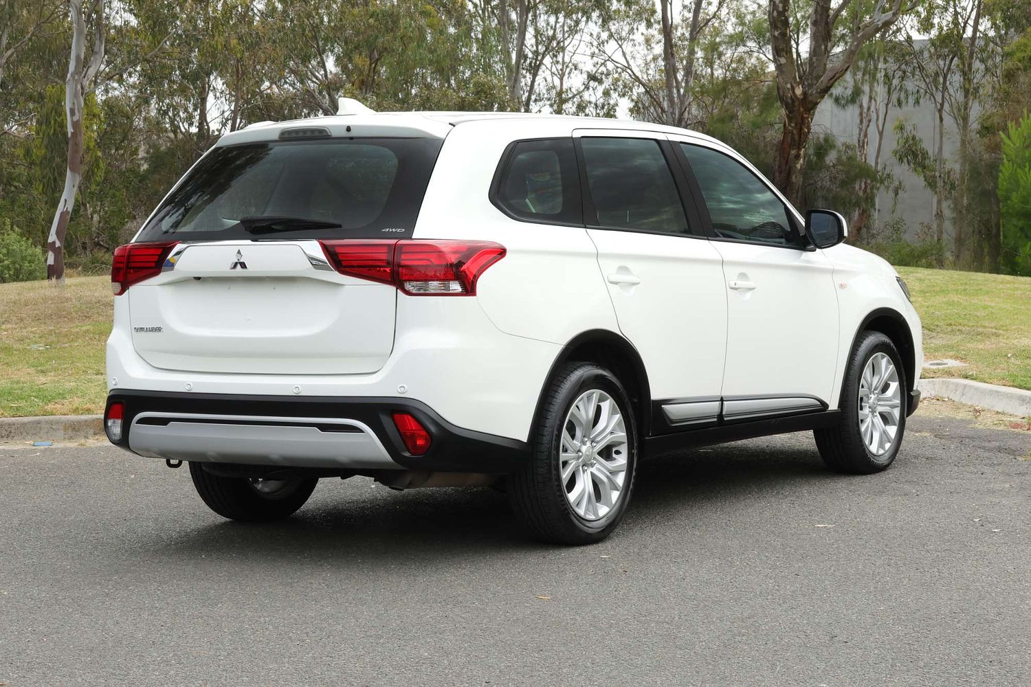2021 Mitsubishi Outlander ES