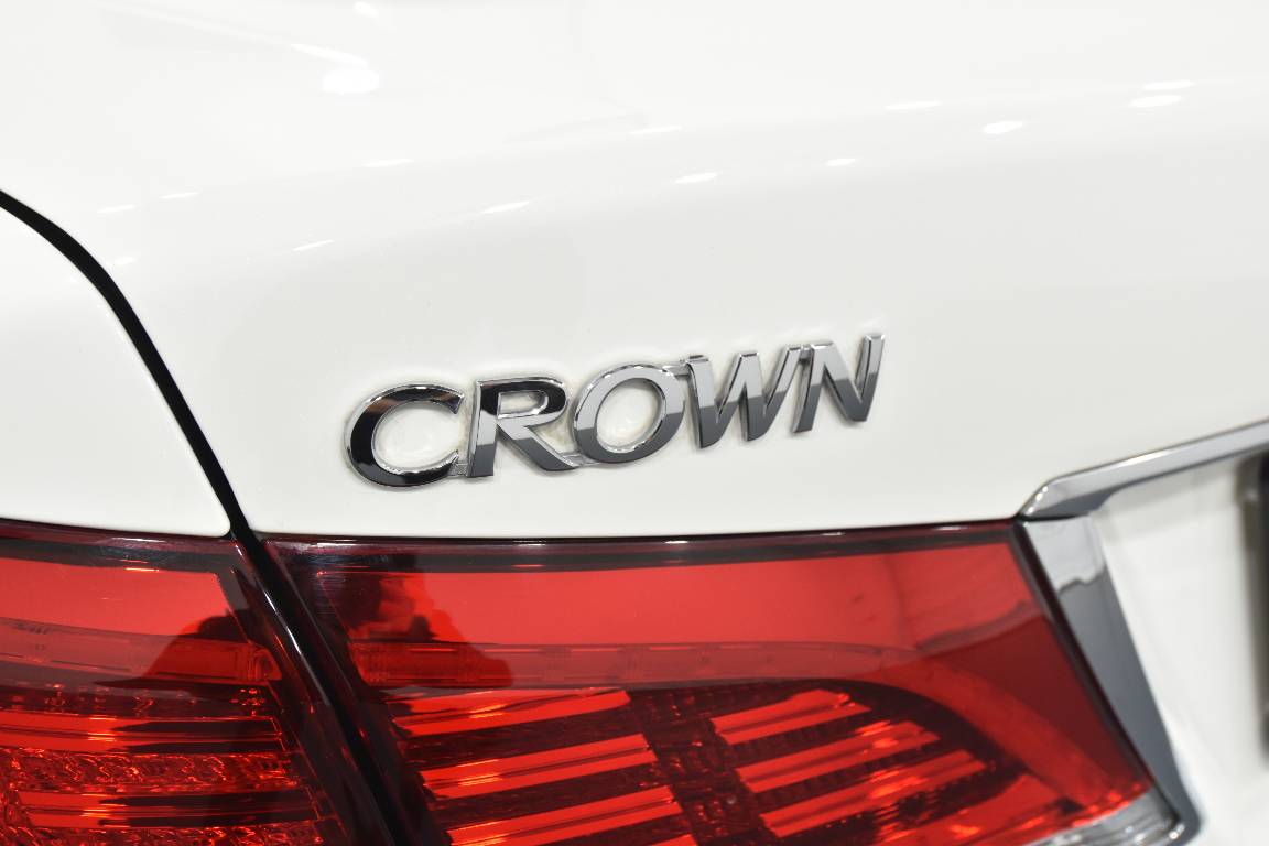 2013 Toyota Crown MAJESTA HYBRID 3.5L 5 SEATER