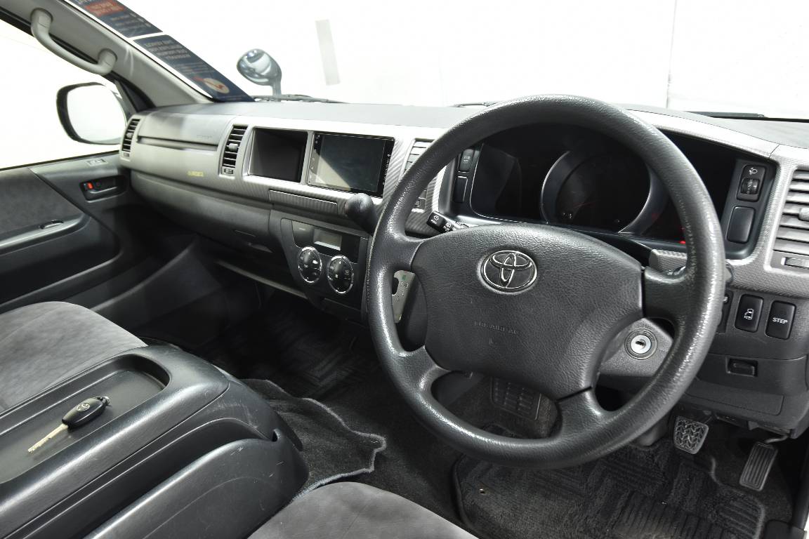 2013 Toyota Hiace 10 SEATER 2.7LT 2WD AUTO PETROL