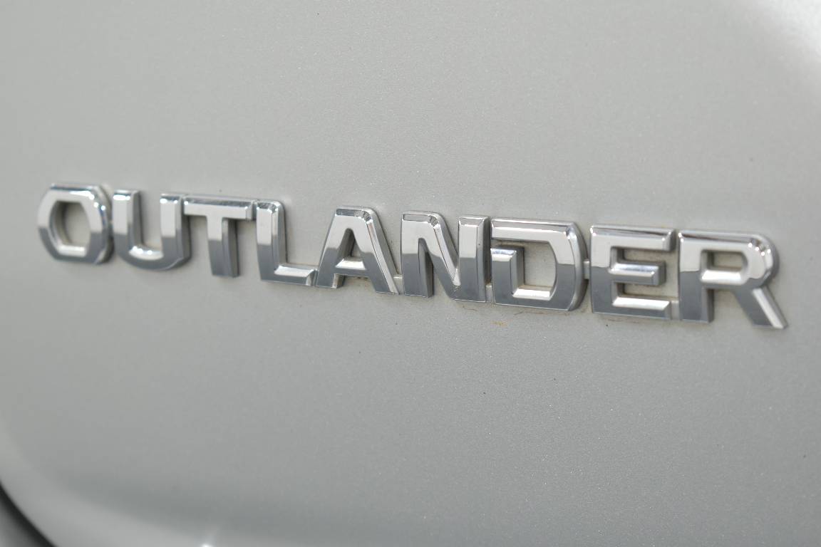 2021 Mitsubishi Outlander ES 7 SEAT (AWD)