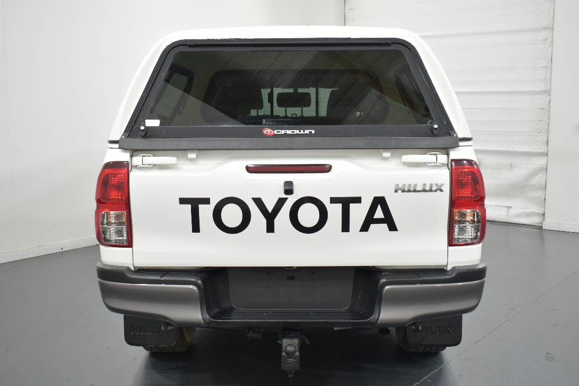 2017 Toyota Hilux SR (4X4)