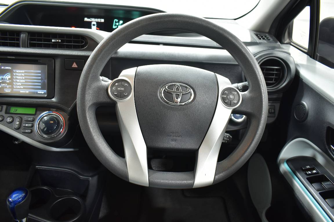 2013 Toyota Prius-c HYBRID
