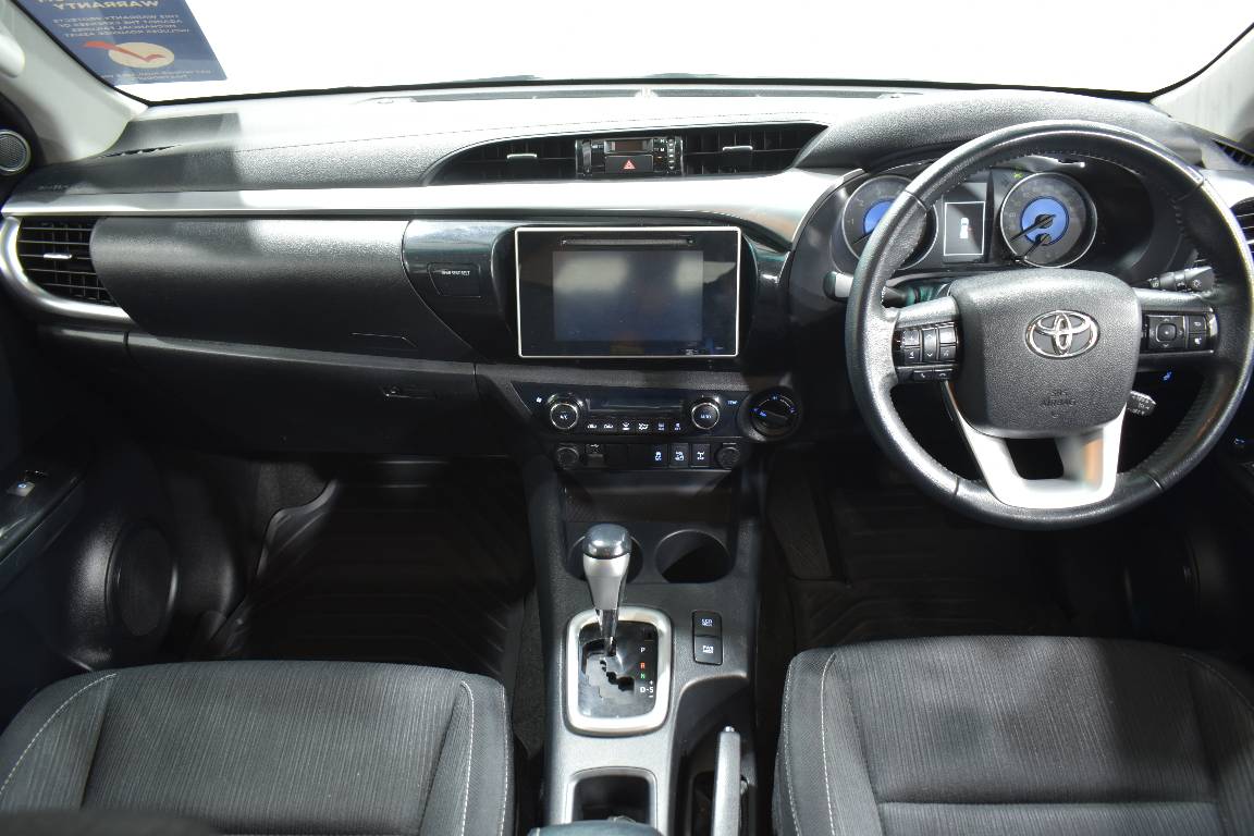 2018 Toyota Hilux SR5 (4X4)
