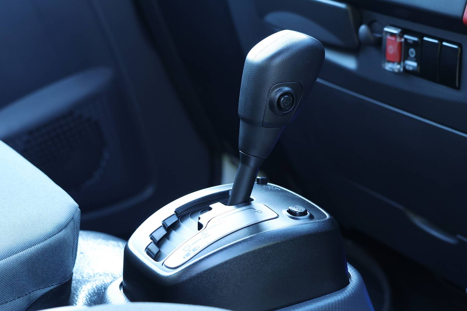 2024 Isuzu N Series NNR 45-150