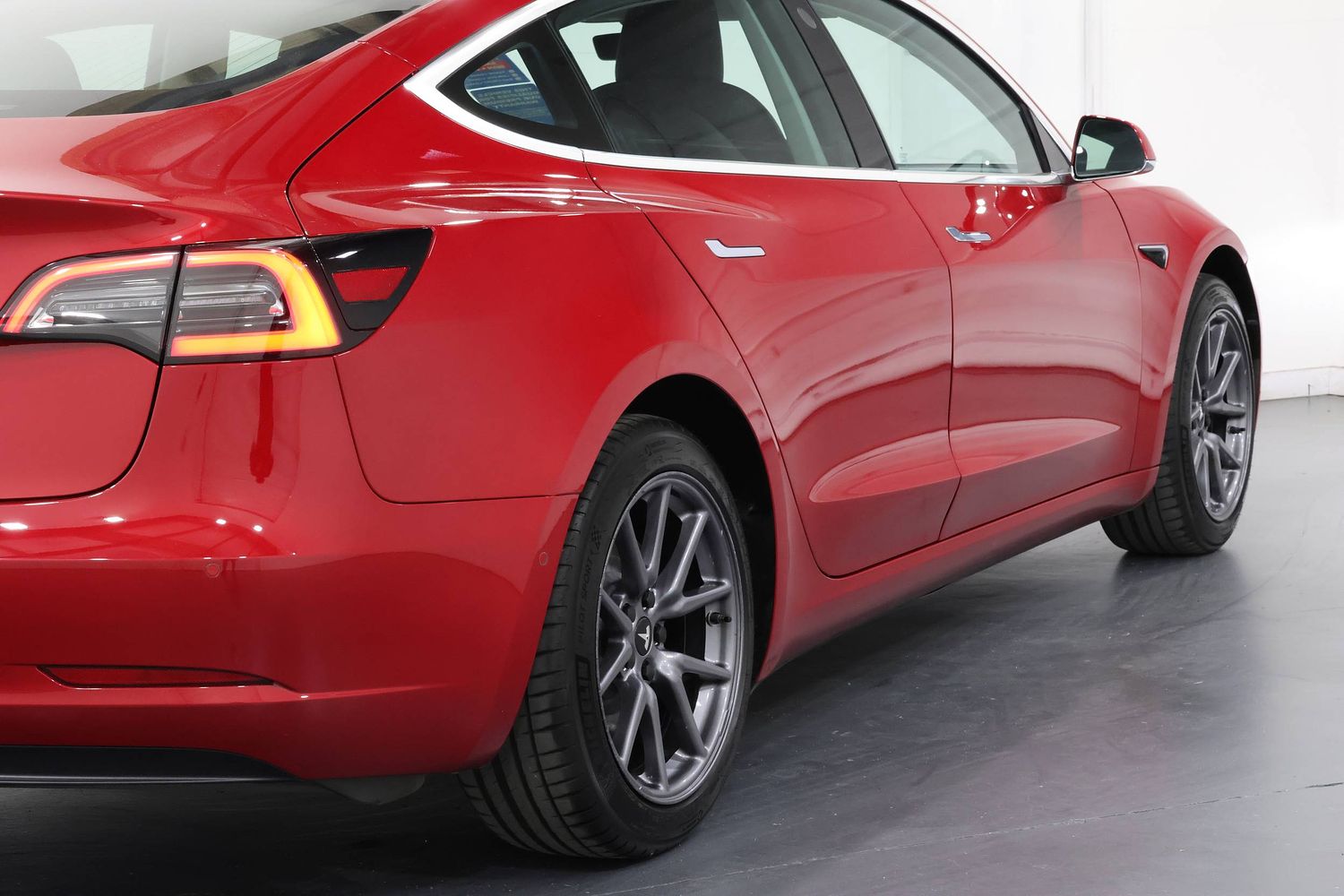 2019 Tesla Model 3 PERFORMANCE