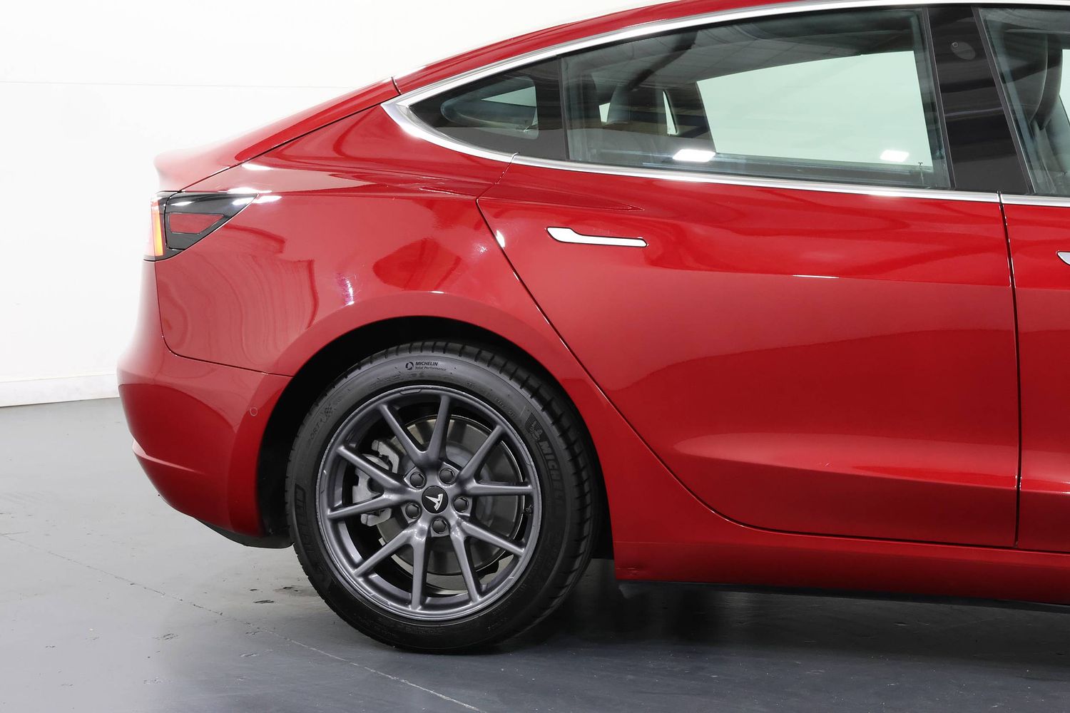 2019 Tesla Model 3 PERFORMANCE