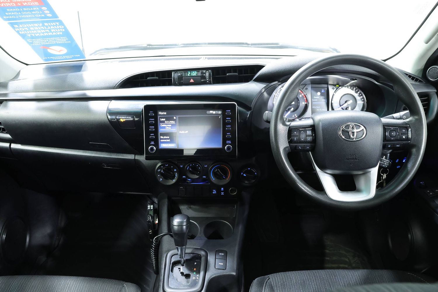 2022 Toyota Hilux SR