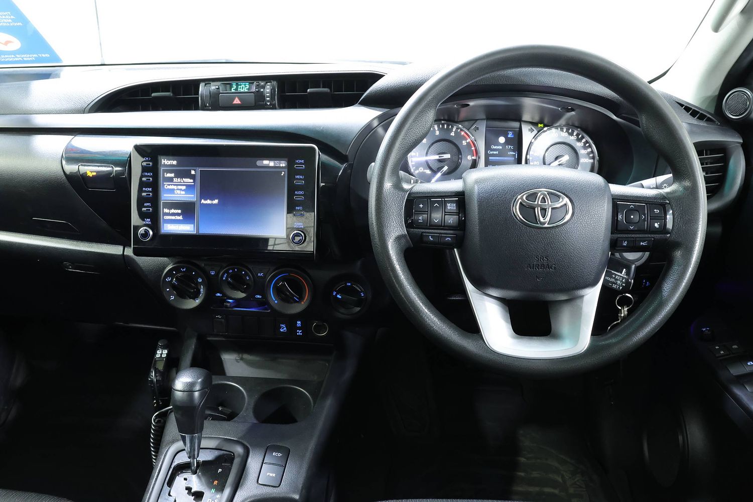 2022 Toyota Hilux SR