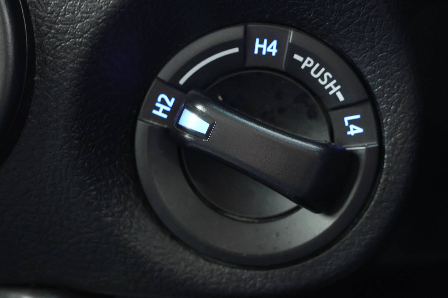 2022 Toyota Hilux SR