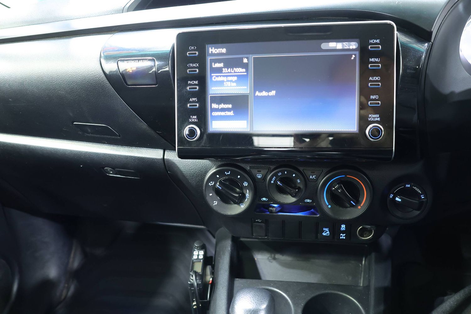 2022 Toyota Hilux SR