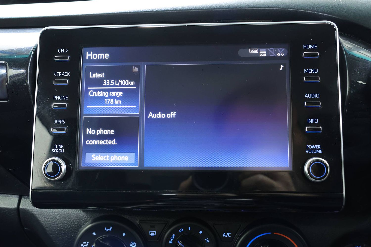 2022 Toyota Hilux SR