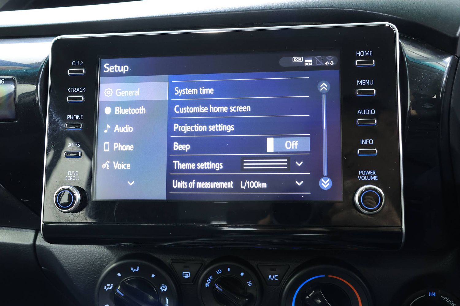 2022 Toyota Hilux SR