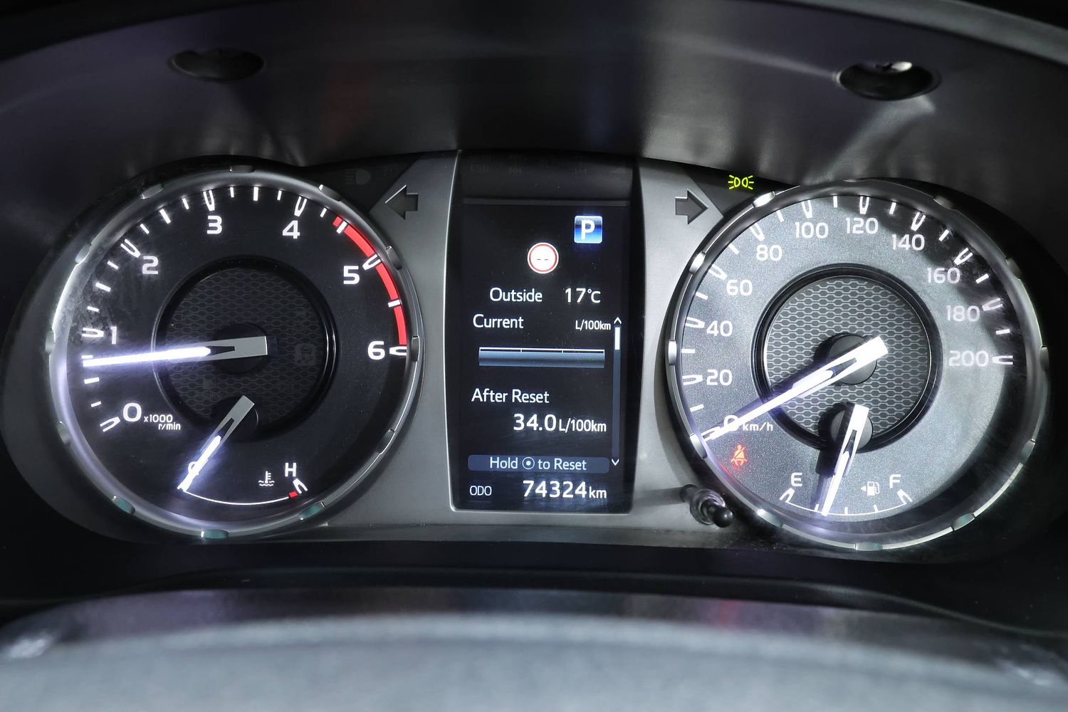 2022 Toyota Hilux SR