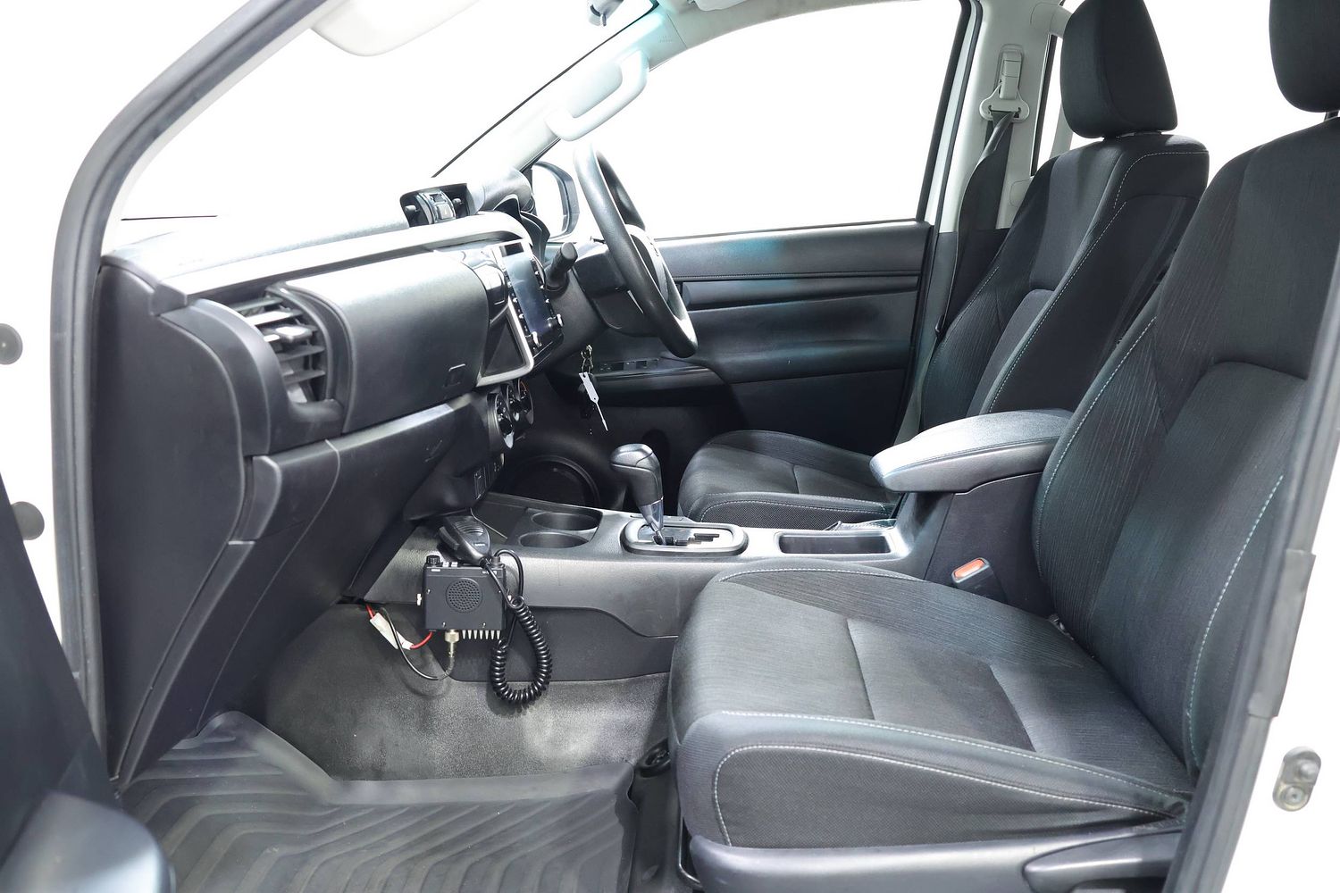 2022 Toyota Hilux SR