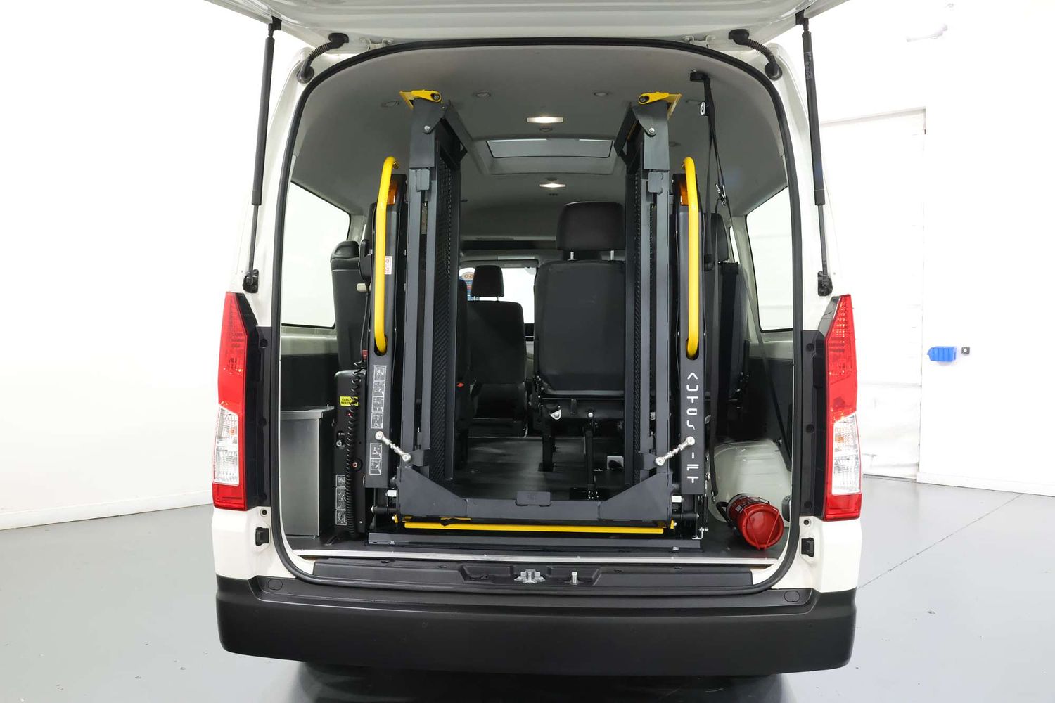 2021 Toyota Hiace Commuter with Wheel Chair Lift