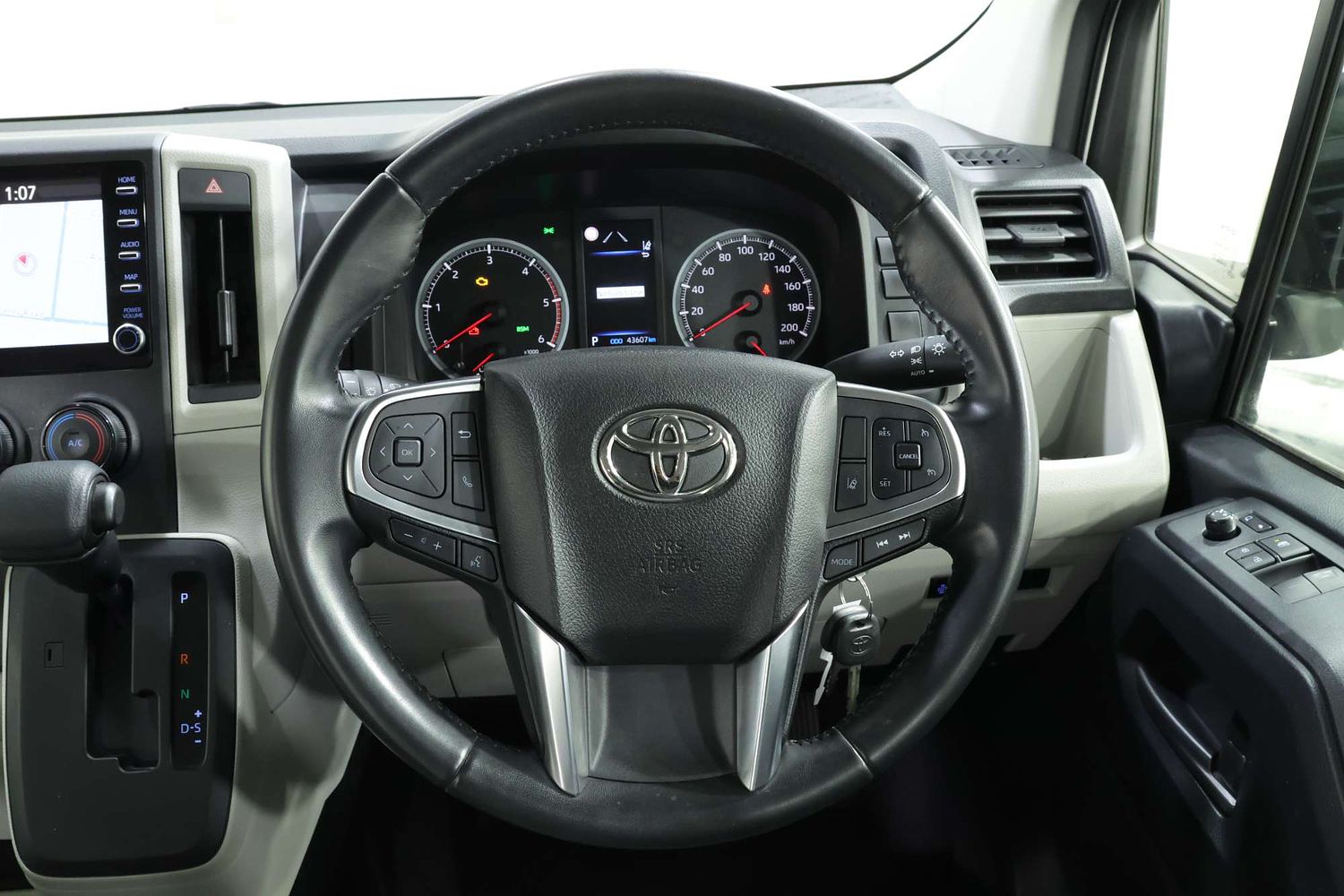 2021 Toyota Hiace Commuter with Wheel Chair Lift