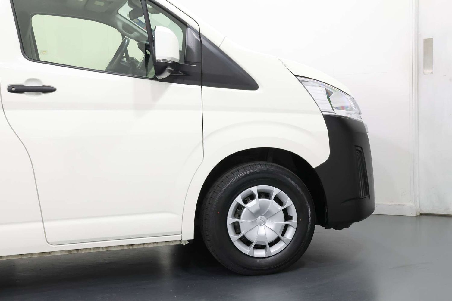 2021 Toyota Hiace Commuter with Wheel Chair Lift