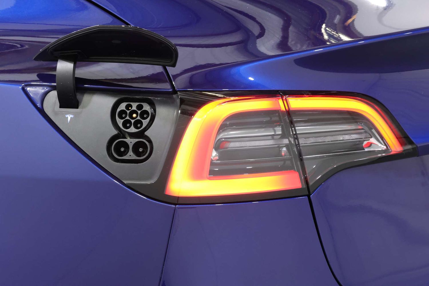 2022 Tesla Model 3 Rear-Wheel Drive