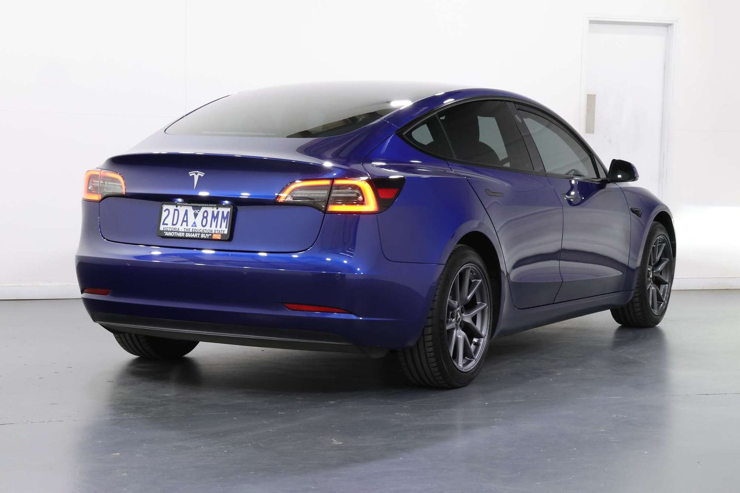 2022 Tesla Model 3 Rear-Wheel Drive
