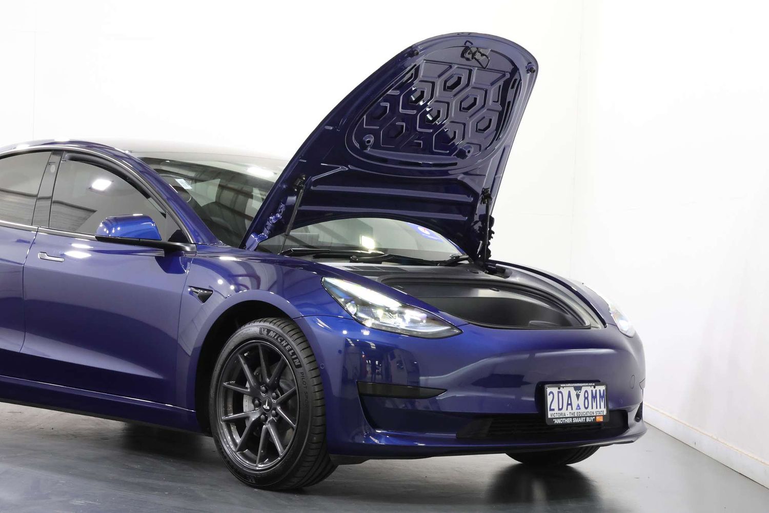 2022 Tesla Model 3 Rear-Wheel Drive
