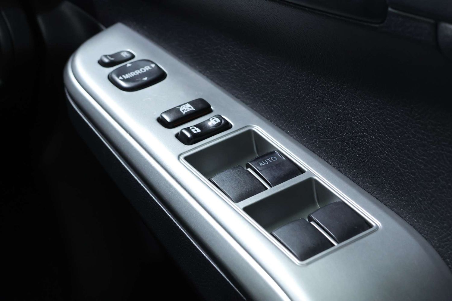 2015 Toyota Camry Hybrid H