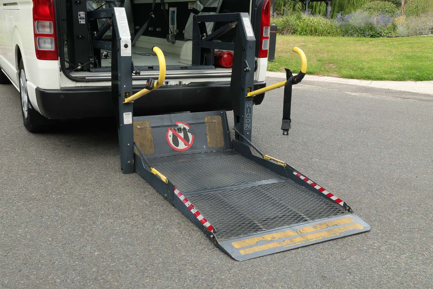 2014 Toyota Hiace Commuter