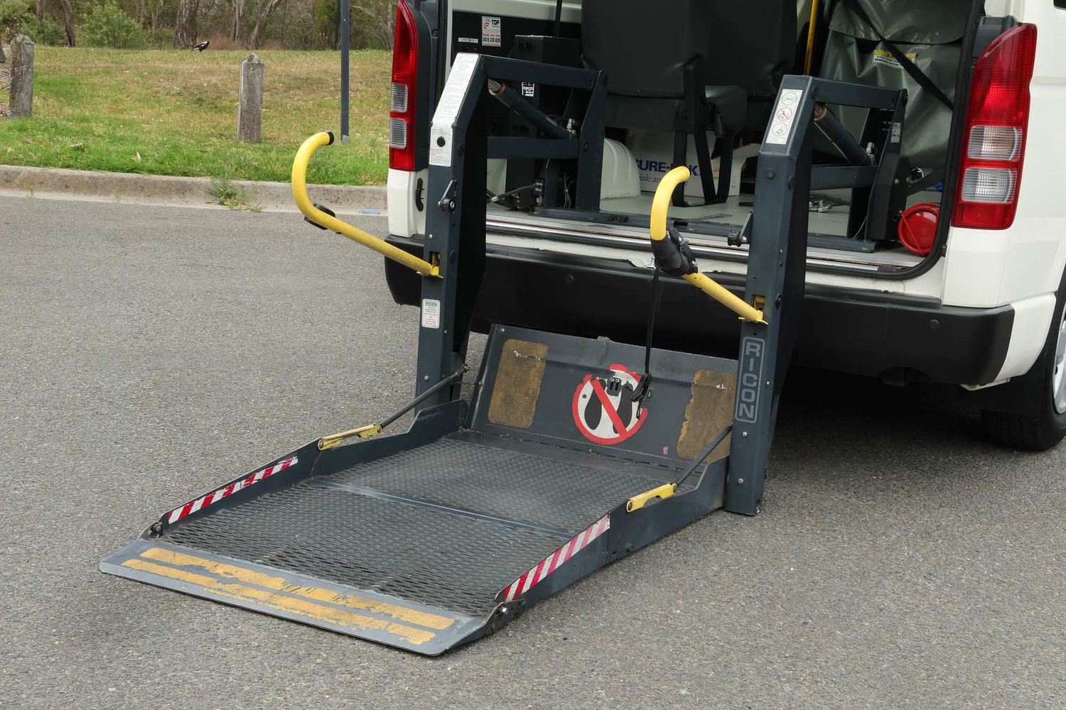 2014 Toyota Hiace Commuter