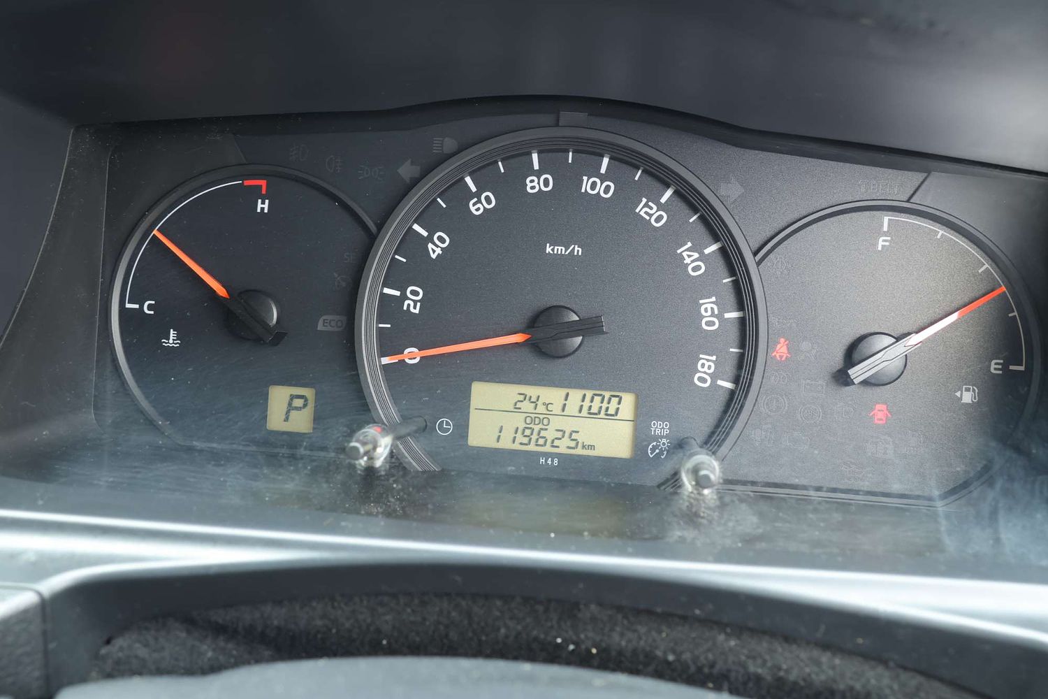 2014 Toyota Hiace Commuter